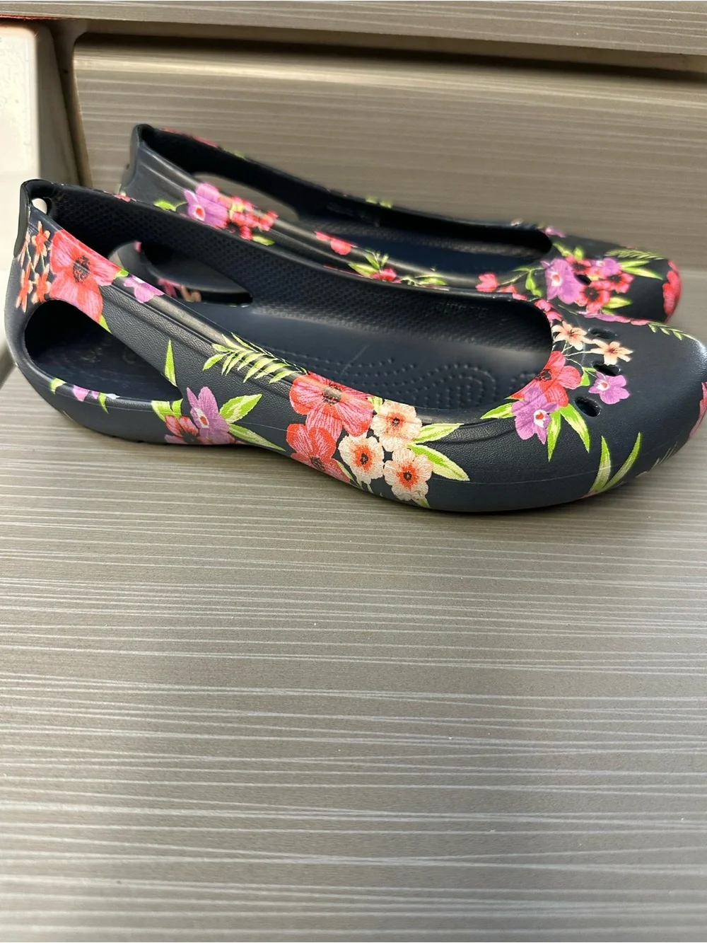 Crocs - Picture 2 of 3
